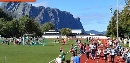 Bilde/illustrasjon for J12 fotballtrening (6-8.klasse) J12 fotballtrening (6-8.klasse)