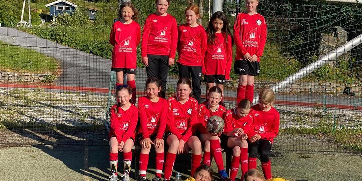 Bilde/illustrasjon for Fotballtrening J12 Fotballtrening J12